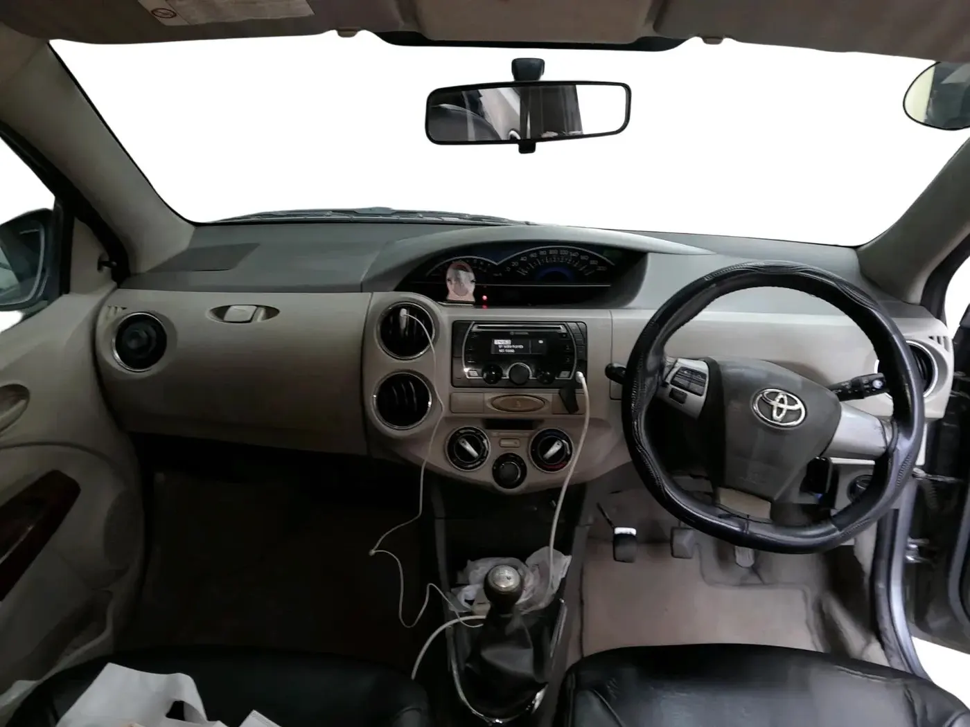 2014 Toyota Etios V SP, Petrol, Manual, 71,501 km, interior