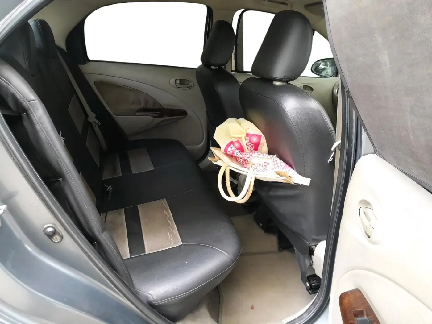 2014 Toyota Etios V SP, Petrol, Manual, 71,501 km, interior