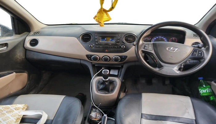 2016 Hyundai Xcent S 1.2, Petrol, Manual, 1,39,100 km, interior