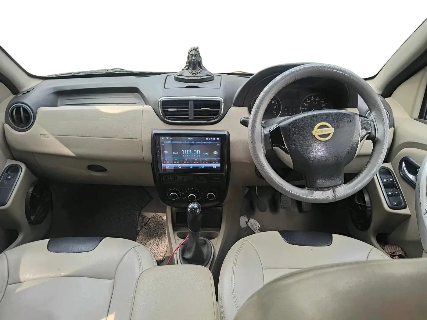 2014 Nissan Terrano XL (D), Diesel, Manual, 1,25,194 km, interior