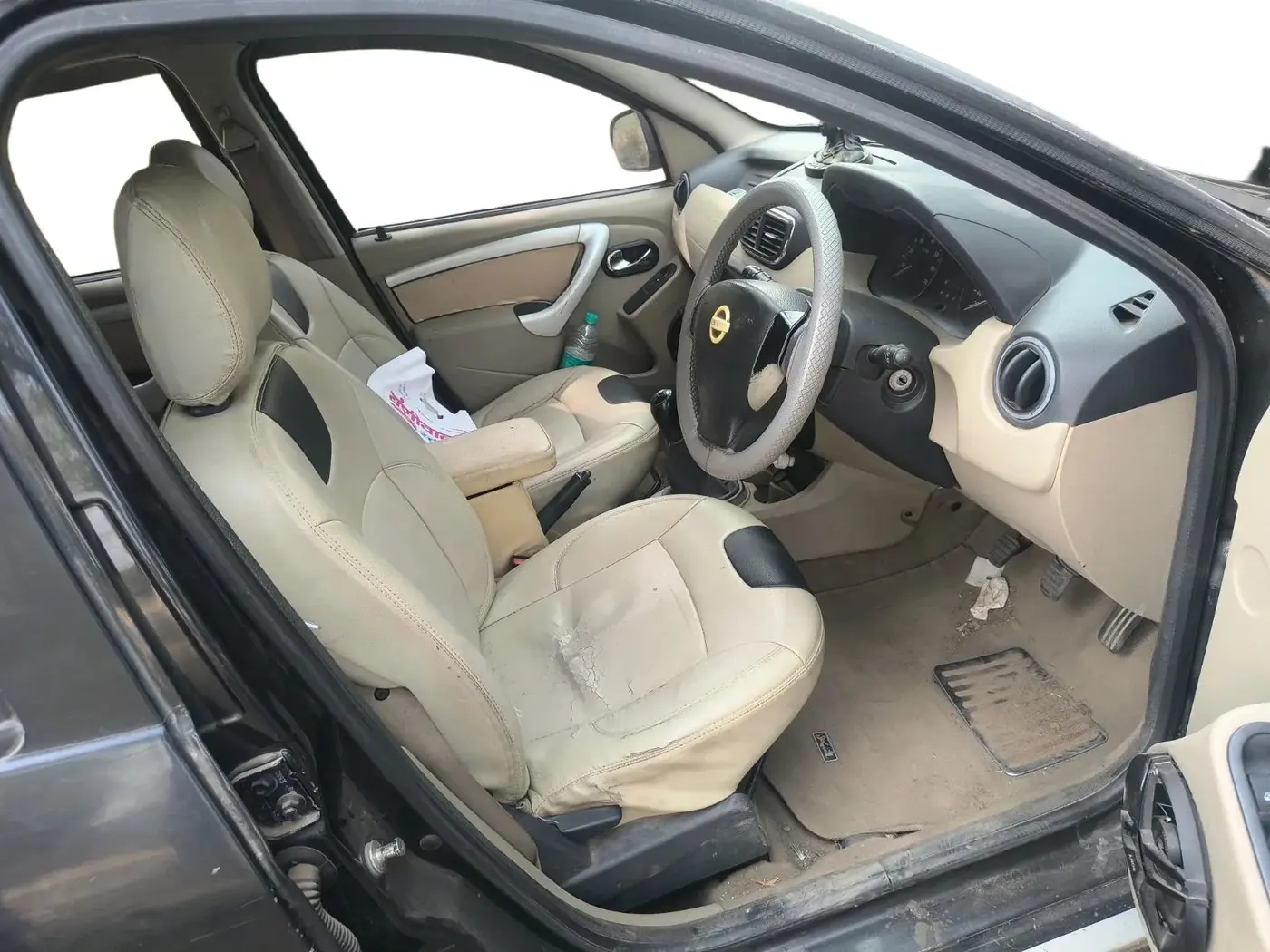 2014 Nissan Terrano XL (D), Diesel, Manual, 1,25,194 km, interior