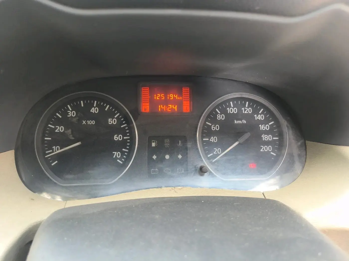2014 Nissan Terrano XL (D), Diesel, Manual, 1,25,194 km, interior