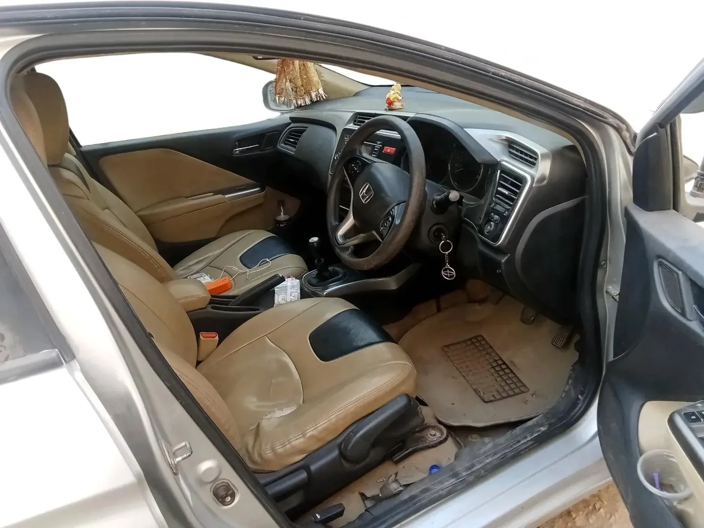 2014 Honda City 1.5L I-DTEC V, Diesel, Manual, 1,63,318 km, interior