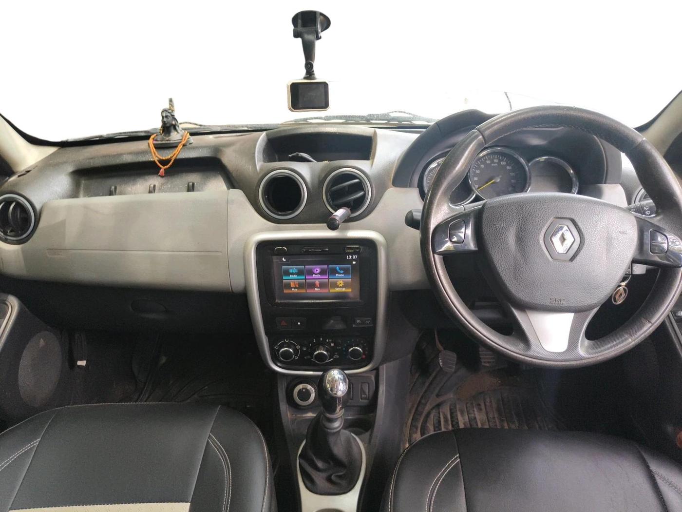 2014 Renault Duster 110 PS RXL DIESEL, Diesel, Manual, 1,17,471 km, interior