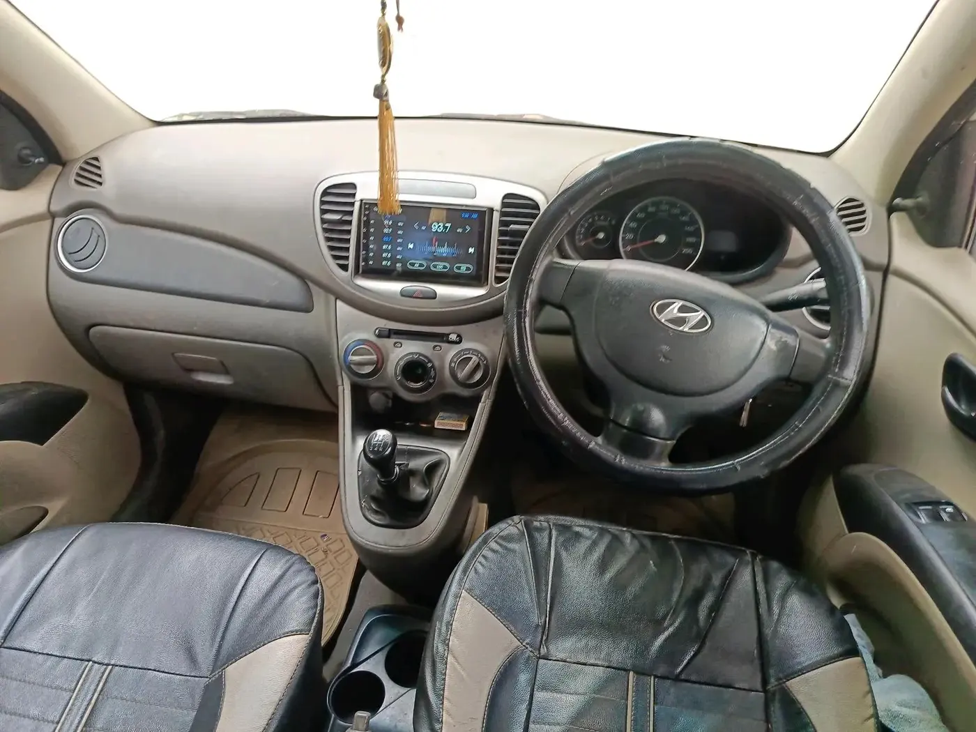 2012 Hyundai i10 ERA 1.1, Petrol, Manual, 1,11,454 km, interior