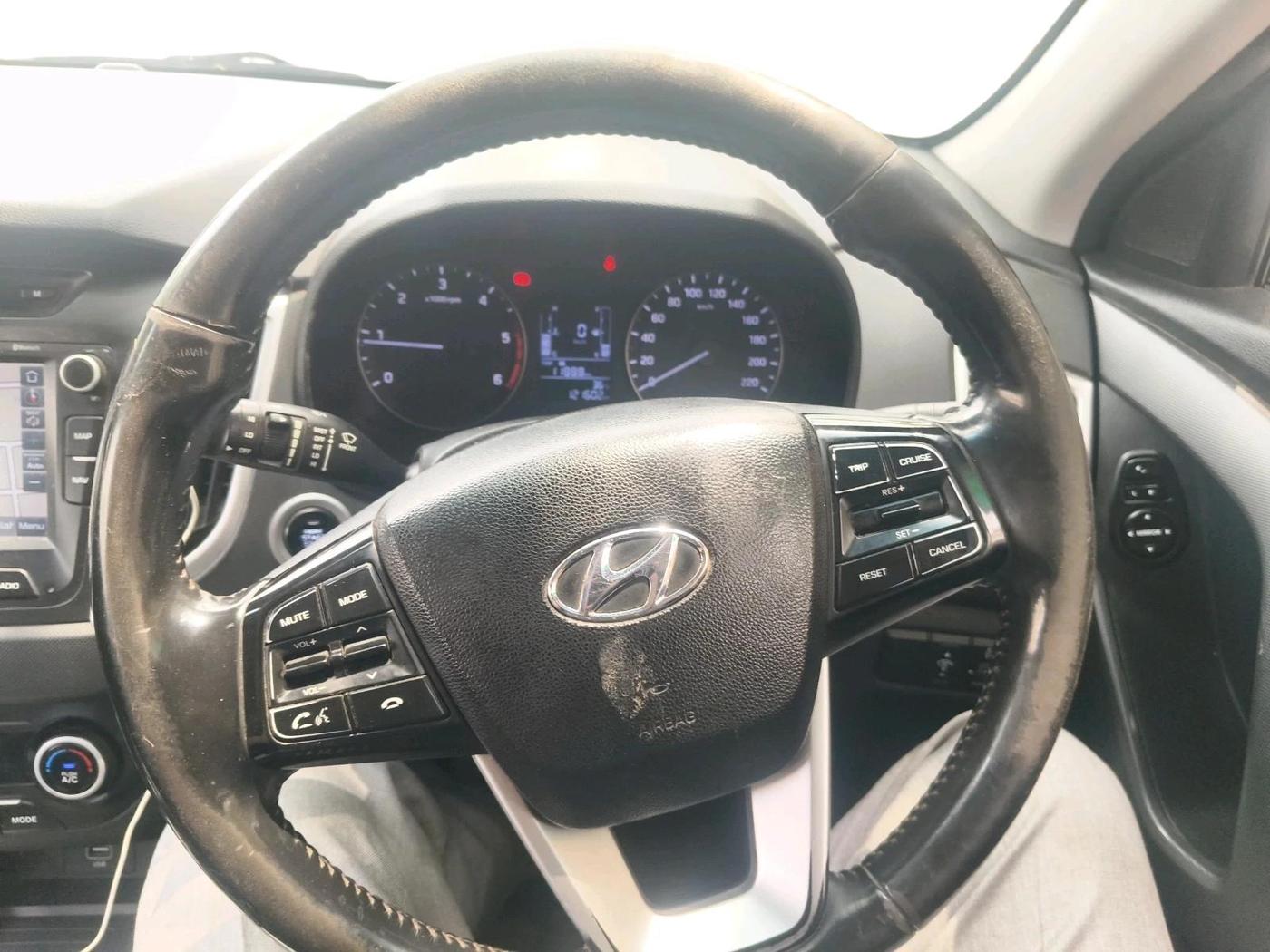 2018 Hyundai Creta SX 1.6 DIESEL DUAL TONE, Diesel, Manual, 1,21,602 km, interior