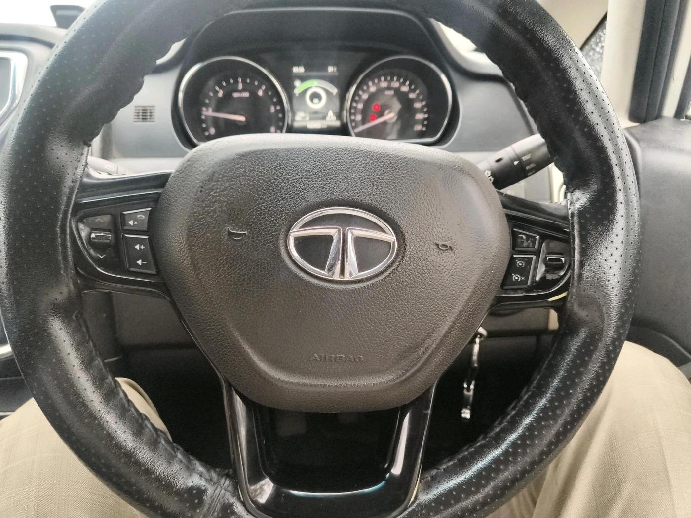 2019 Tata Hexa XT 4X2 7 STR, Diesel, Manual, 1,62,433 km, interior