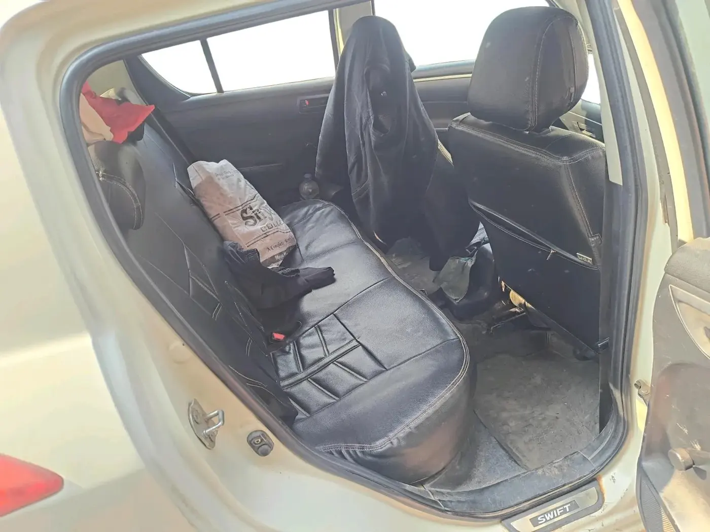 2015 Maruti Swift LXI, Petrol, Manual, 1,88,463 km, interior
