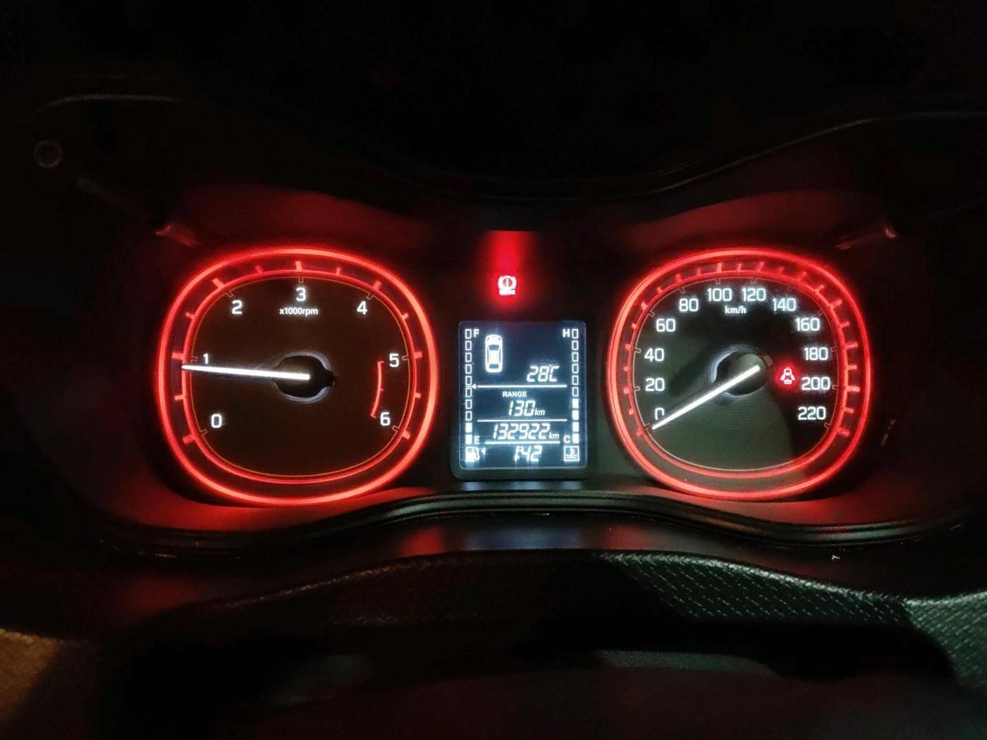 2017 Maruti Vitara Brezza ZDI, Diesel, Manual, 1,32,922 km, interior