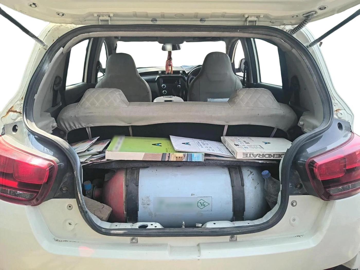2018 Mahindra Kuv100 K2 TRIP CNG, CNG, Manual, 1,22,141 km, exterior