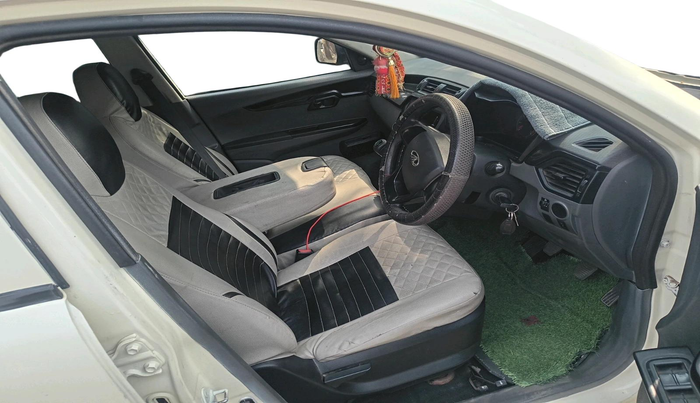 2018 Mahindra Kuv100 K2 TRIP CNG, CNG, Manual, 1,22,141 km, interior