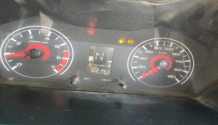 2018 Mahindra Kuv100 K2 TRIP CNG, CNG, Manual, 1,22,141 km, interior