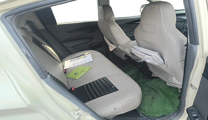2018 Mahindra Kuv100 K2 TRIP CNG, CNG, Manual, 1,22,141 km, interior