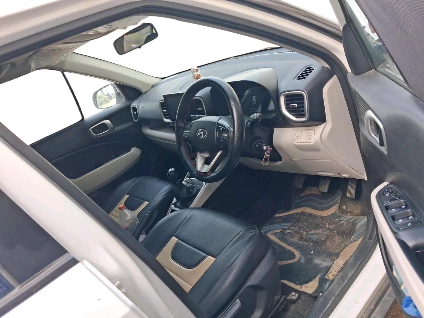 2023 Hyundai VENUE S(O) 1.2, Petrol, Manual, 53,963 km, interior