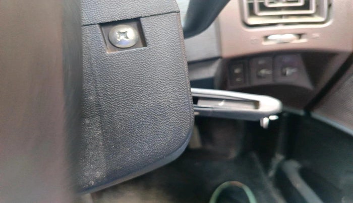 2013 Mahindra XUV500 W6, Diesel, Manual, 1,12,832 km, interior