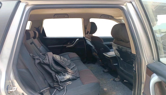 2013 Mahindra XUV500 W6, Diesel, Manual, 1,12,832 km, interior