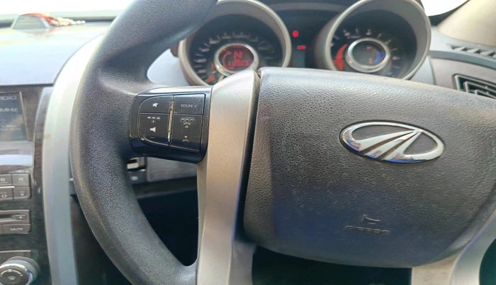 2013 Mahindra XUV500 W6, Diesel, Manual, 1,12,832 km, interior