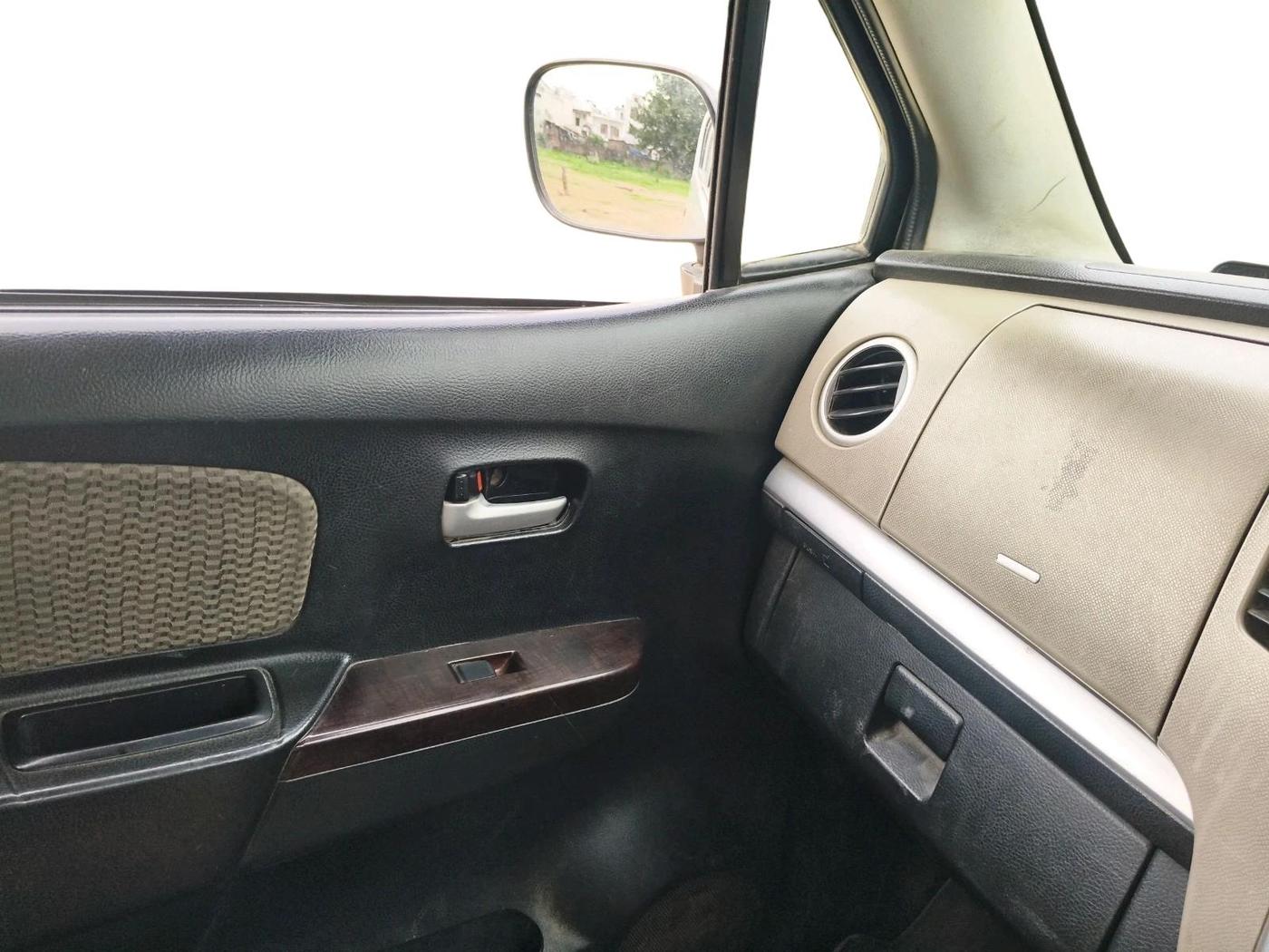 2014 Maruti Wagon R 1.0 LXI CNG, CNG, Manual, 1,70,705 km, interior