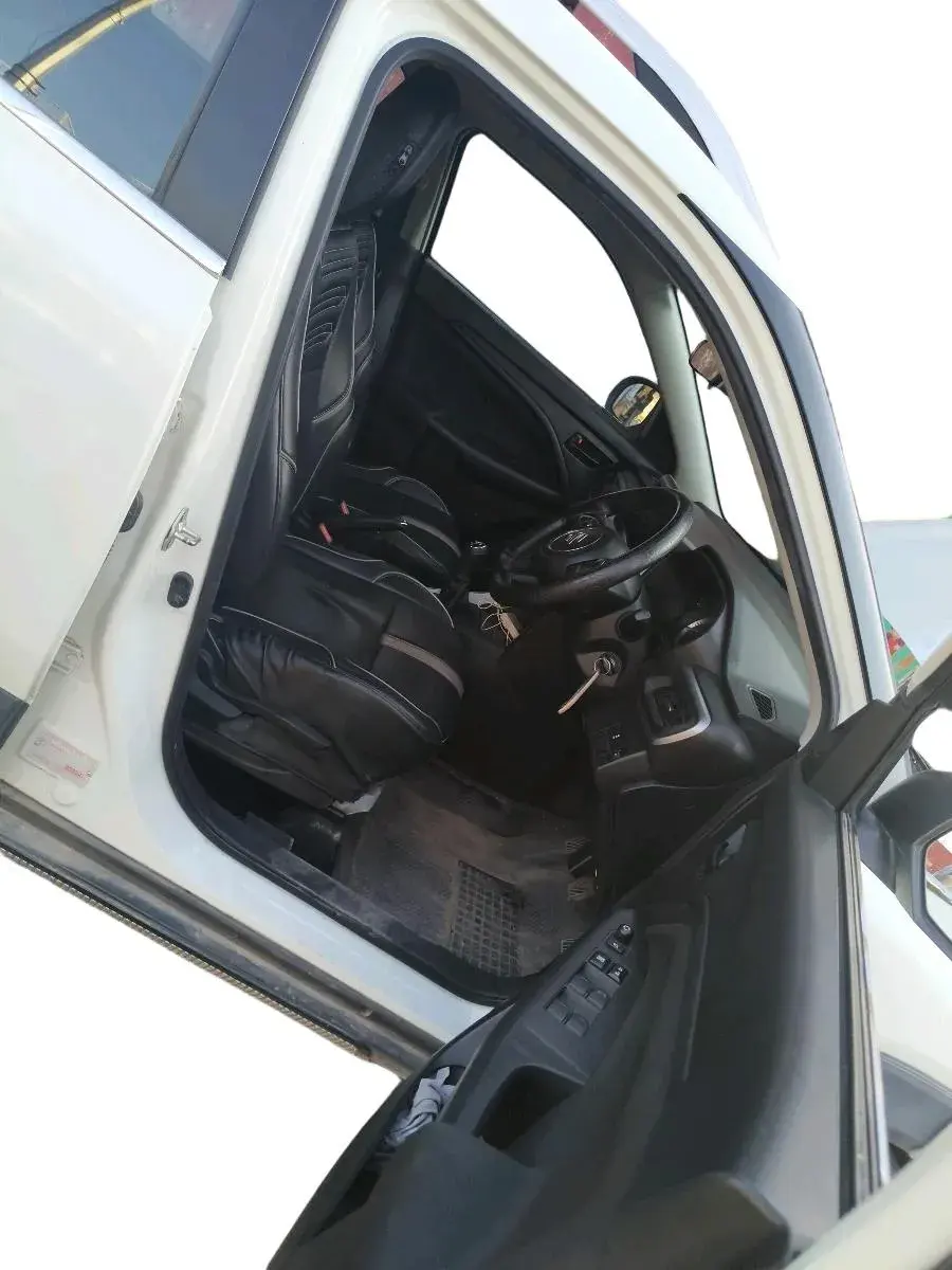 2023 Maruti BREZZA VXI, Petrol, Manual, 14,542 km, interior