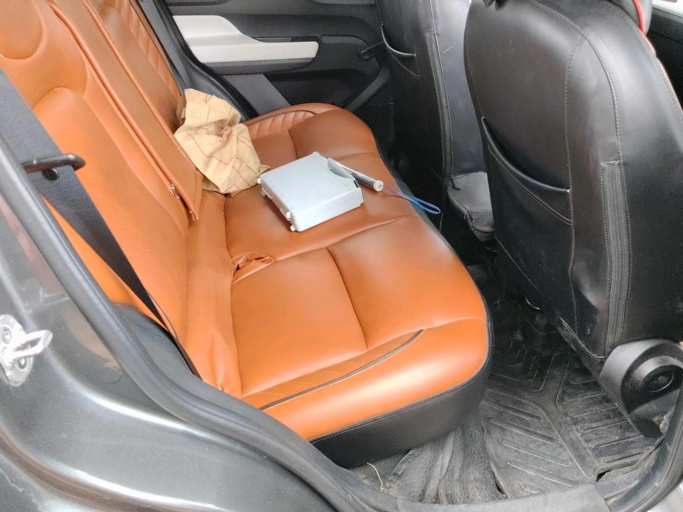 2023 Tata PUNCH PURE MT, Petrol, Manual, 84,101 km, interior