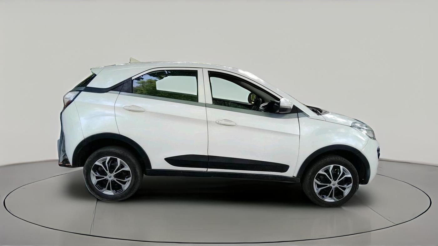 2018 Tata NEXON XM PETROL, Petrol, Manual, 70,195 km, exterior