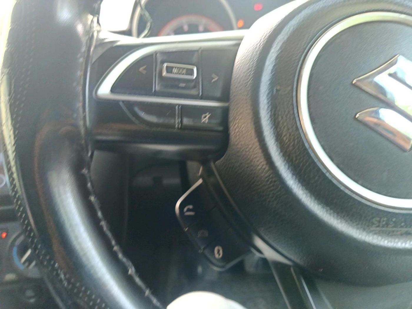 2022 Maruti Swift VXI, Petrol, Manual, 27,988 km, interior
