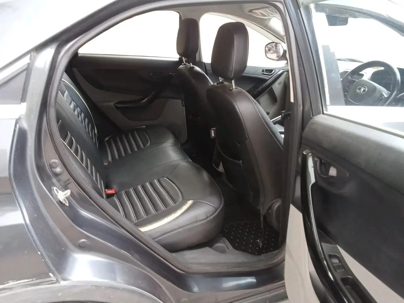 2019 Tata NEXON XM DIESEL, Diesel, Manual, 92,912 km, interior