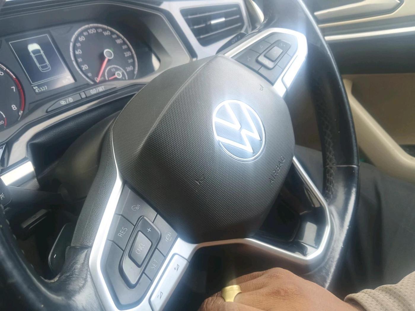 2022 Volkswagen VIRTUS HIGHLINE TSI 1.0 AT, Petrol, Automatic, 45,327 km, interior