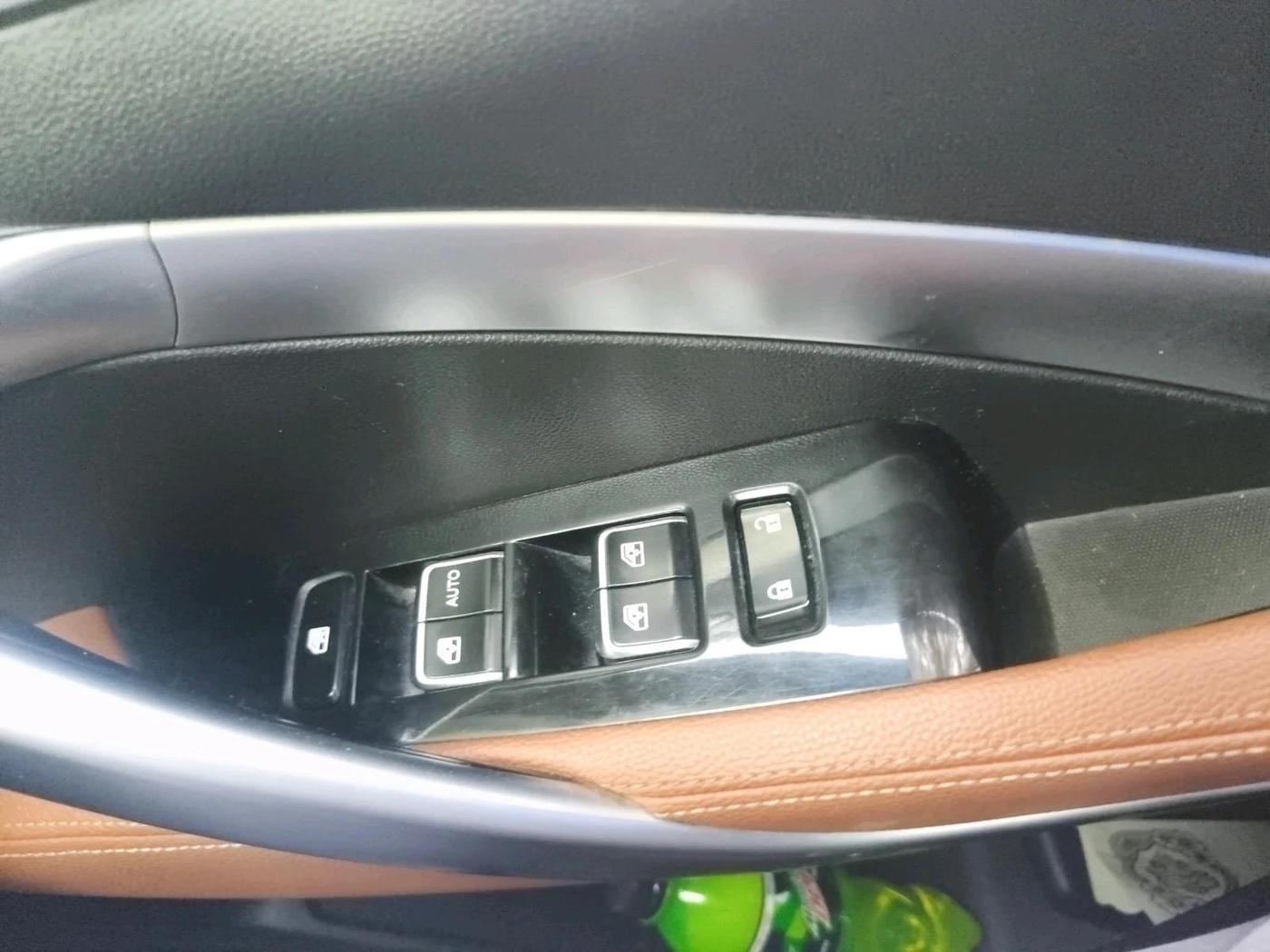 2020 MG HECTOR PLUS SHARP 1.5 PETROL TURBO HYBRID MT 6-STR, Petrol, Manual, 21,067 km, interior