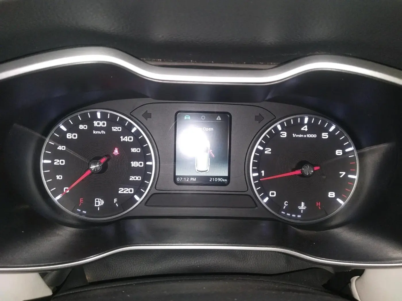 2022 MG ASTOR SUPER EX 1.5 MT, Petrol, Manual, 21,090 km, interior