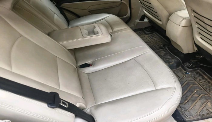 2021 Mahindra XUV300 W8 (O) 1.2 PETROL, Petrol, Manual, 60,857 km, interior