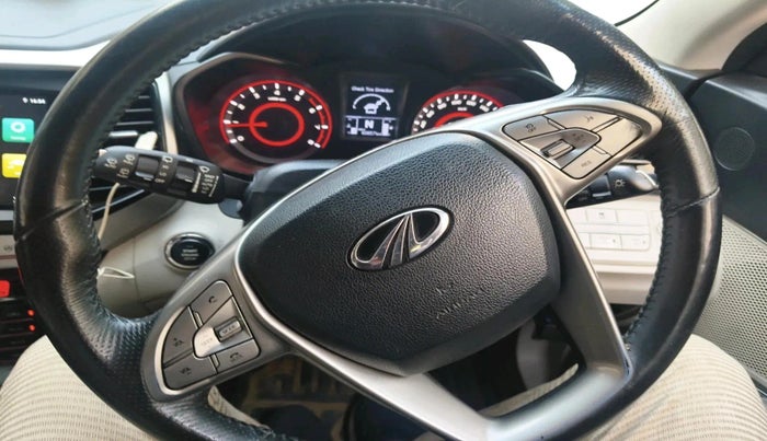 2021 Mahindra XUV300 W8 (O) 1.2 PETROL, Petrol, Manual, 60,857 km, interior