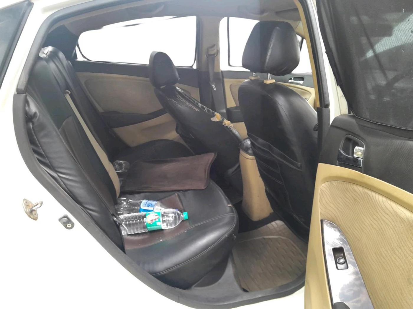 2011 Hyundai Verna FLUIDIC 1.6 CRDI EX, Diesel, Manual, 1,16,111 km, interior