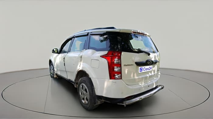 2016 Mahindra XUV500 W6, Diesel, Manual, 1,87,620 km, exterior