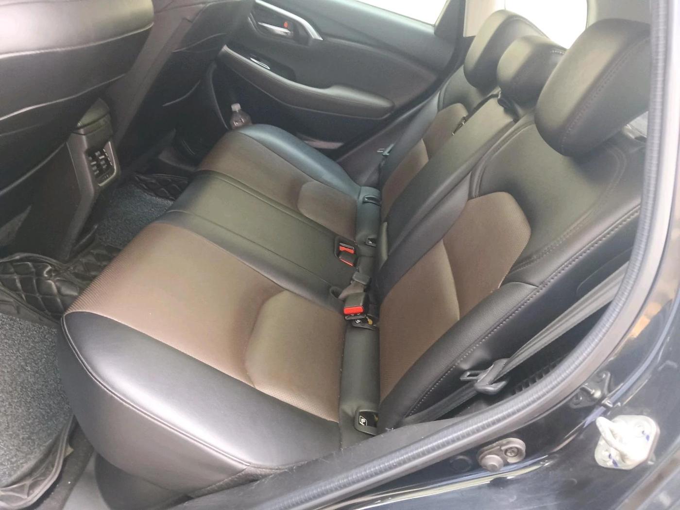2022 Toyota URBAN CRUISER HYRYDER V HYBRID, Hybrid, Automatic, 1,29,289 km, interior