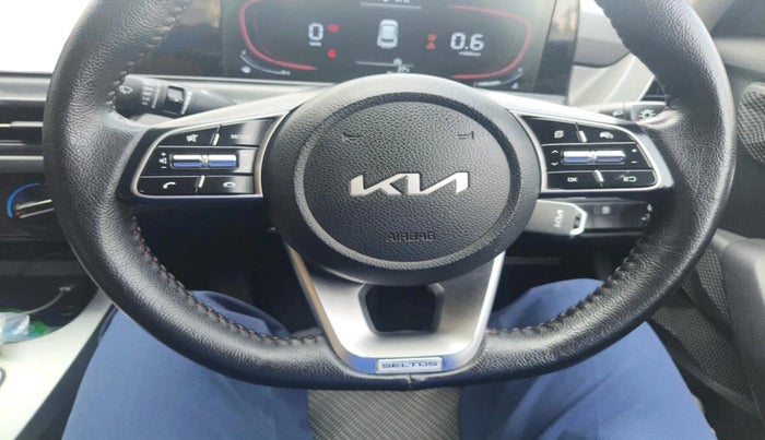 2024 KIA SELTOS  HTE 1.5 PETROL MT, Petrol, Manual, 31,152 km, interior