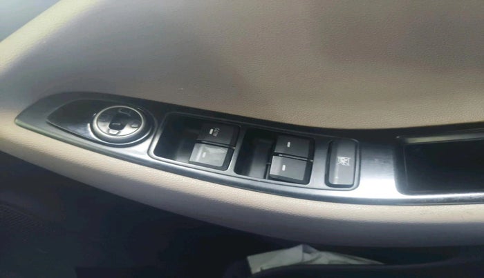 2015 Hyundai Elite i20 MAGNA 1.2, CNG, Manual, 1,01,632 km, interior