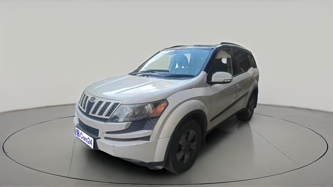 2015 Mahindra XUV500 W8, Diesel, Manual, 92,075 km, exterior