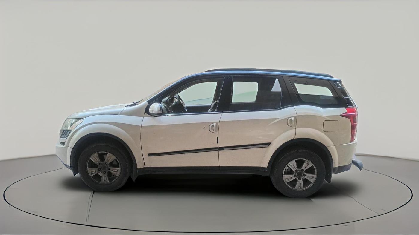 2015 Mahindra XUV500 W8, Diesel, Manual, 92,075 km, exterior