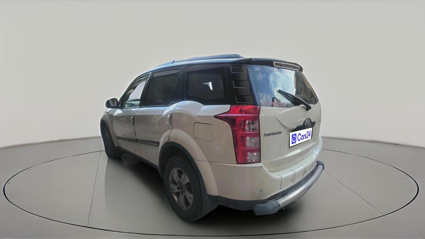 2015 Mahindra XUV500 W8, Diesel, Manual, 92,075 km, exterior