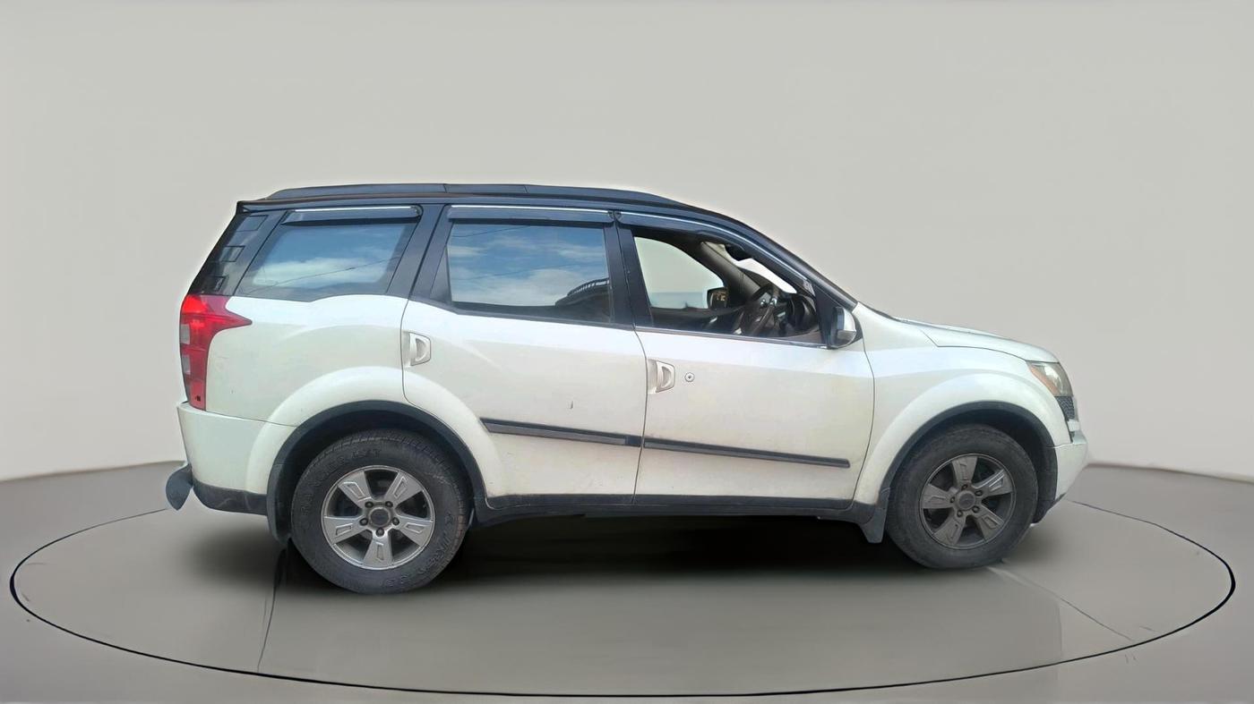 2015 Mahindra XUV500 W8, Diesel, Manual, 92,075 km, exterior