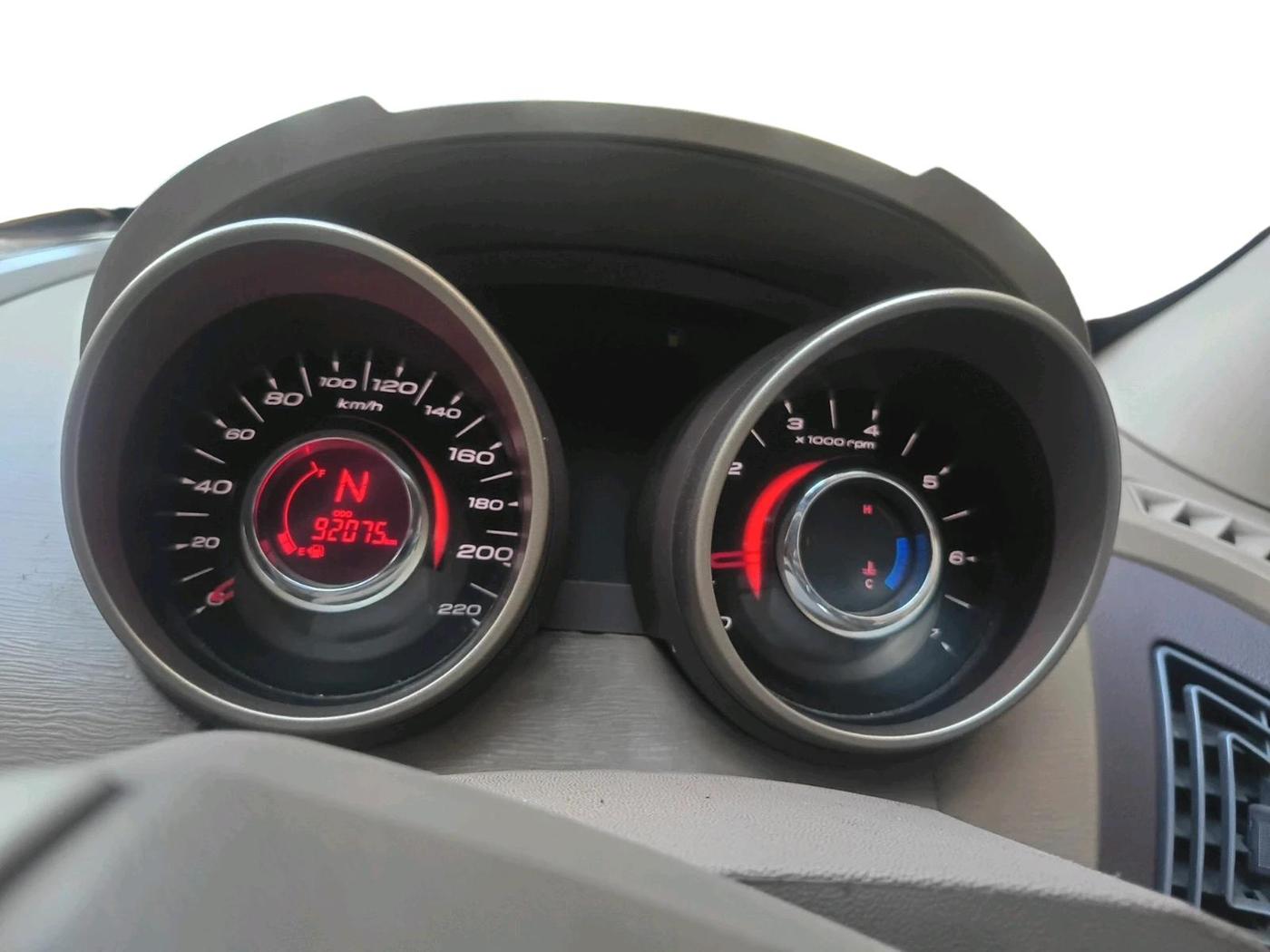 2015 Mahindra XUV500 W8, Diesel, Manual, 92,075 km, interior