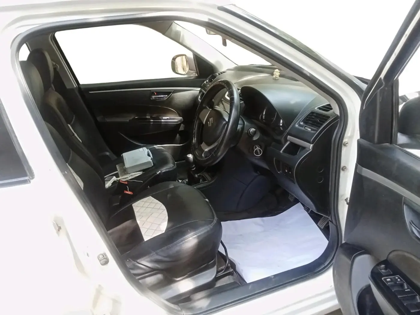 2011 Maruti Swift VDI, Diesel, Manual, 2,32,954 km, interior