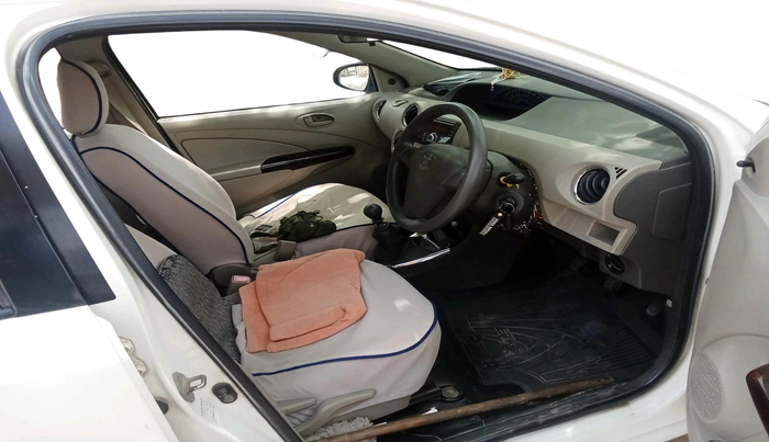 2014 Toyota Etios GD, Diesel, Manual, 1,04,991 km, interior