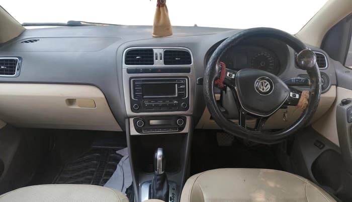 2015 Volkswagen Vento HIGHLINE 1.5 AT, Diesel, Automatic, 1,30,044 km, interior