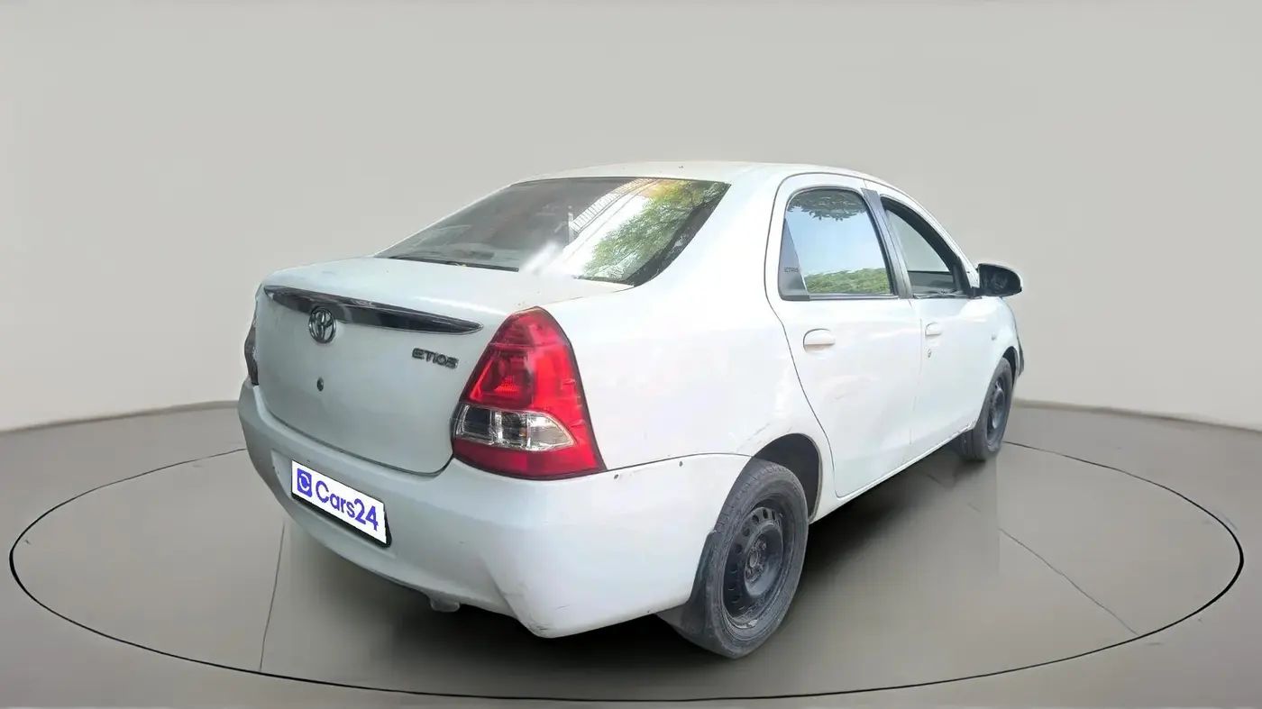 2015 Toyota Etios GD, Diesel, Manual, 2,13,919 km, exterior