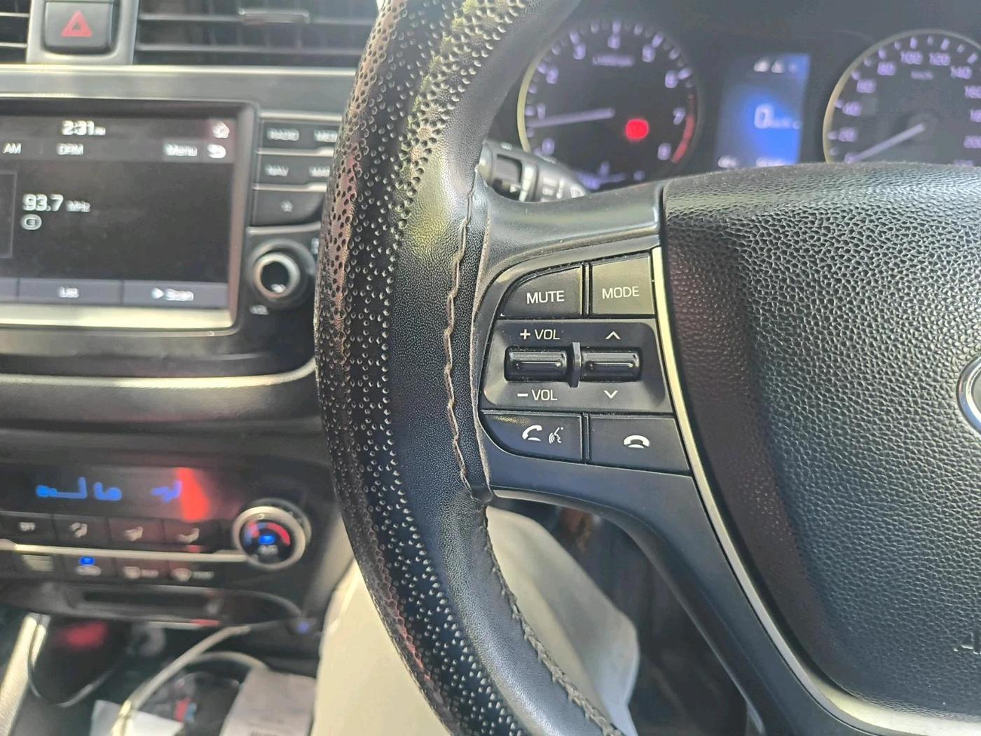 2019 Hyundai i20 Active 1.2 SX, Petrol, Manual, 55,106 km, interior