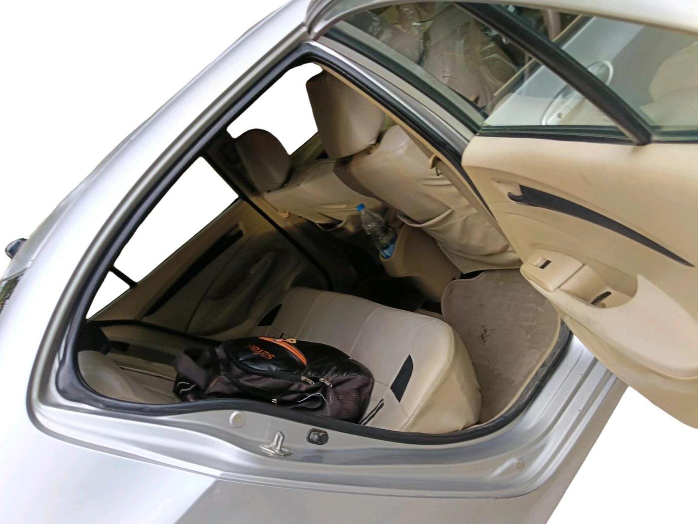 2011 Honda City 1.5L I-VTEC S MT, Petrol, Manual, 1,31,824 km, interior