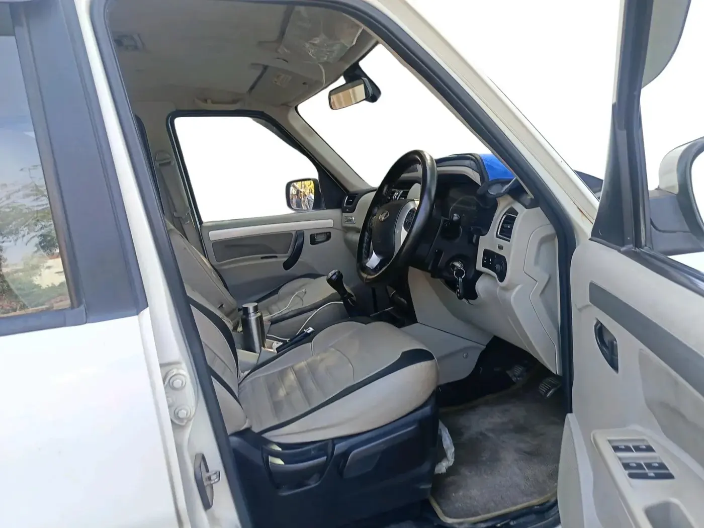2016 Mahindra Scorpio S10, Diesel, Manual, 1,40,401 km, interior