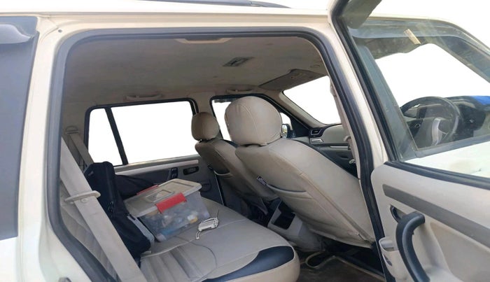 2016 Mahindra Scorpio S10, Diesel, Manual, 1,40,401 km, interior